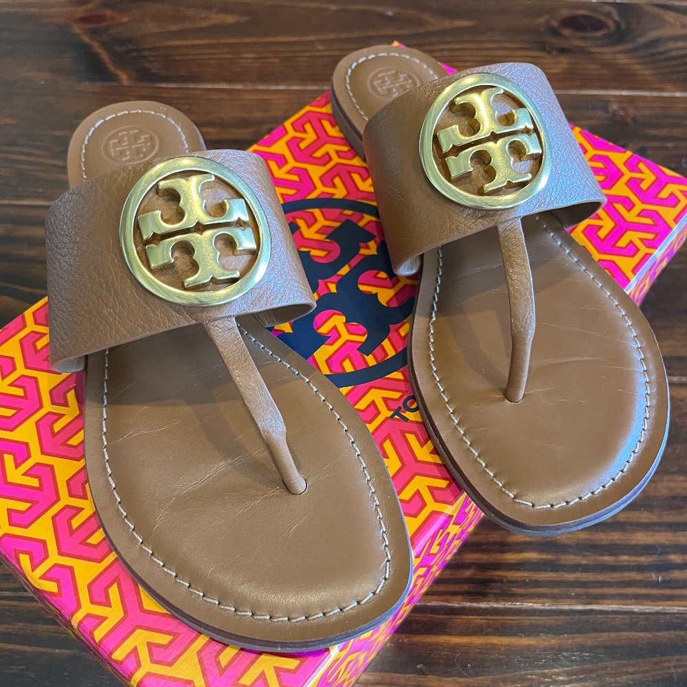 Authentic Tory Burch Royal Tan Benton Band Logo Flat Leather Sandal, Size 8.